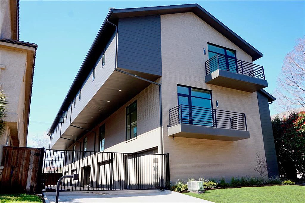 Kalterra Court Townhomes